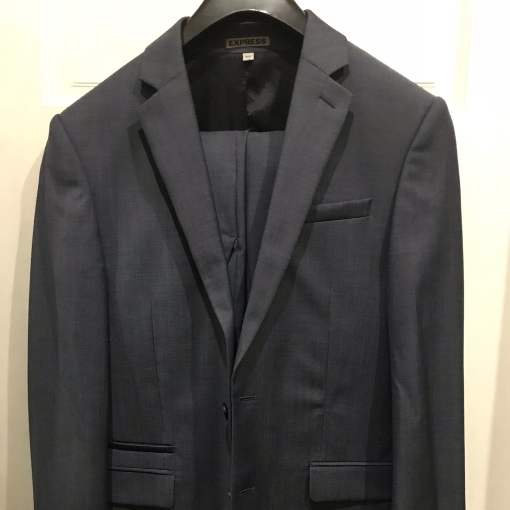 Express Photographer Fitted suit